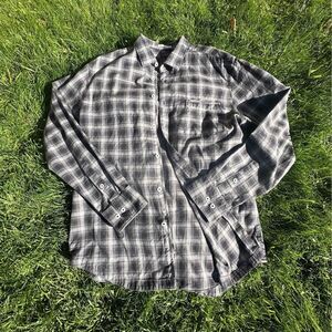 Grey and white plaid button-up shirt

Sweaters•Hoodies•Pants•Shirts•Shoes•Tops
